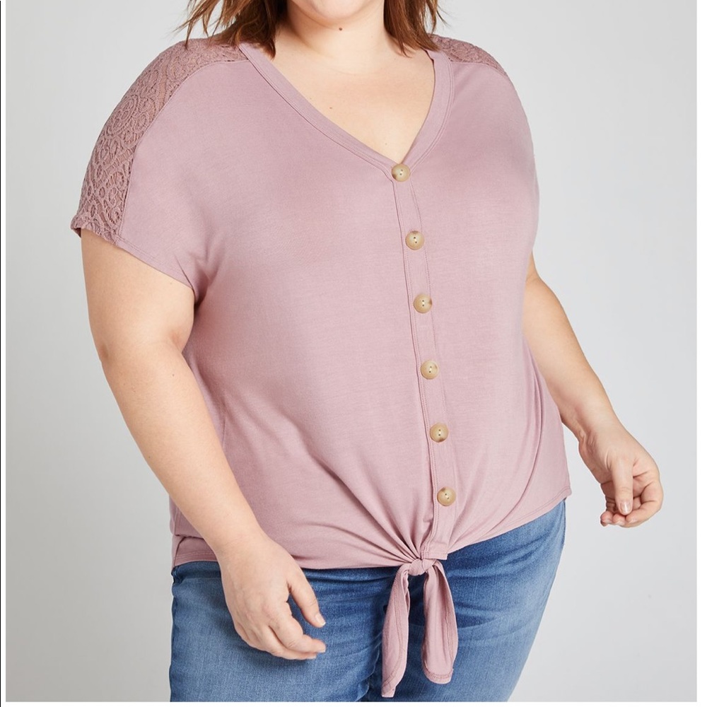 NEVER WORN. Button front w lace shoulders